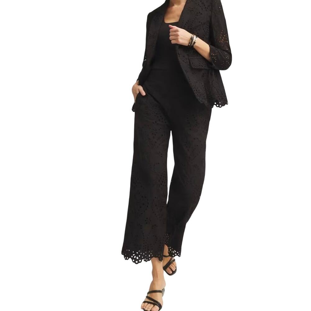 Chico's Eyelet Lace Wide Leg Cropped Pants Black Pull On Size 0 US 4 Scallop NWT